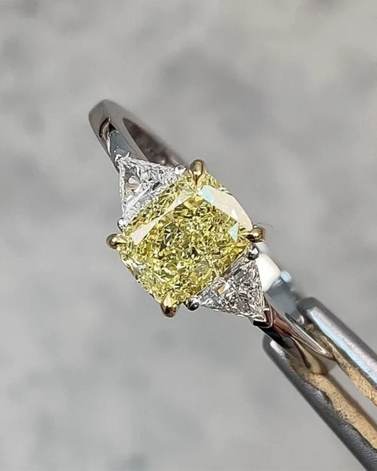 Yellow Diamond Ring 1.17 ct.